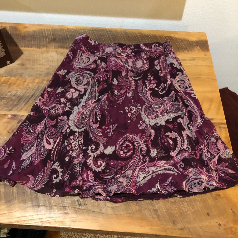 Y2K style Ann Taylor Skirt 100% silk size 6 paisley print